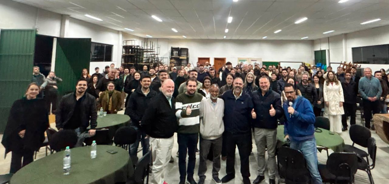 Artagão Júnior participa de reunião com profissionais da saúde e reforça compromisso com Guarapuava