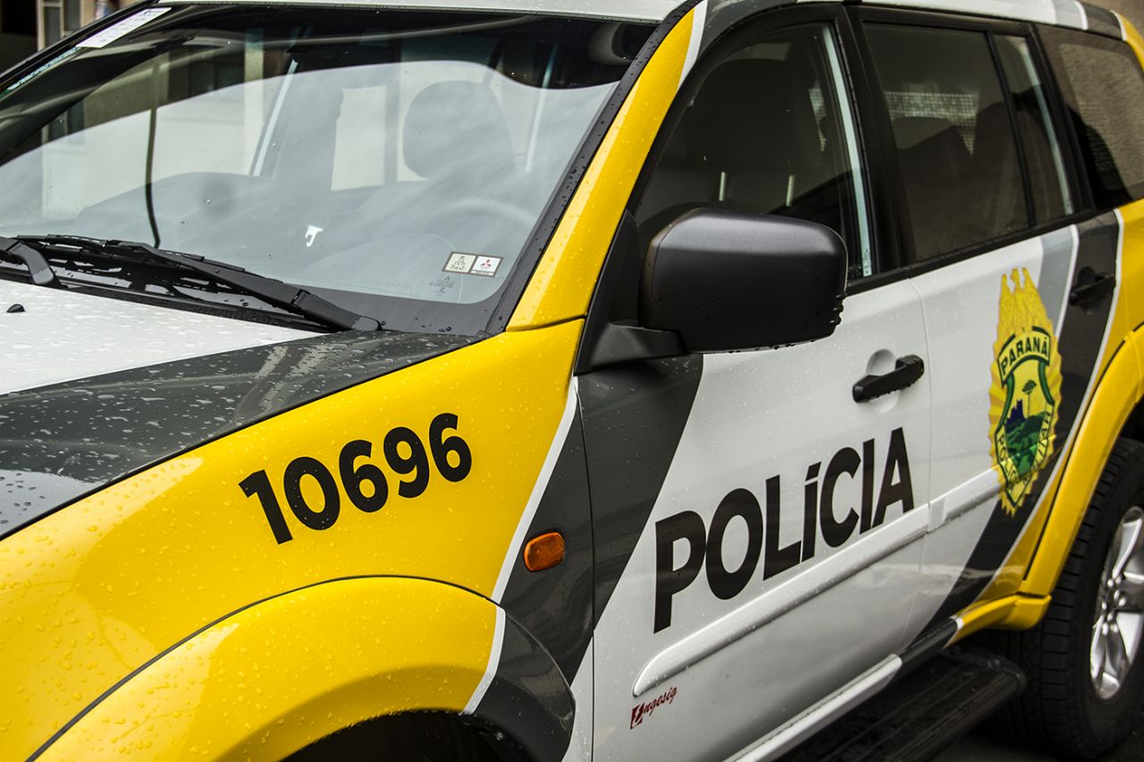 Mulher de 26 anos é presa durante operação policial e caixa de som furtada é recuperada em Boa Ventura de São Roque